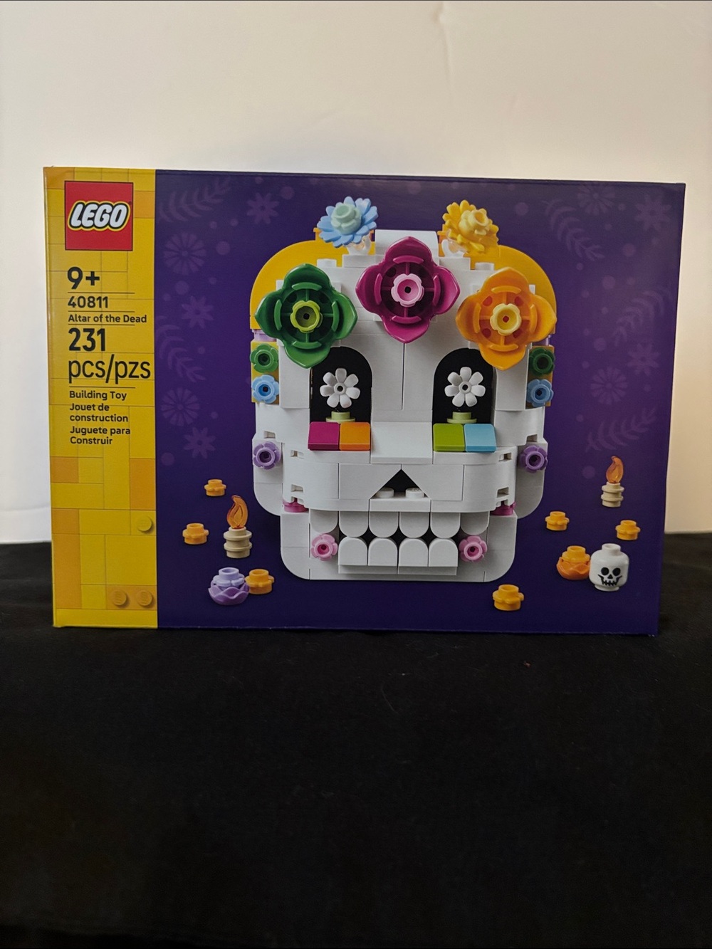 LEGO White Sugar Skull Altar with Multicolor Flower Accents